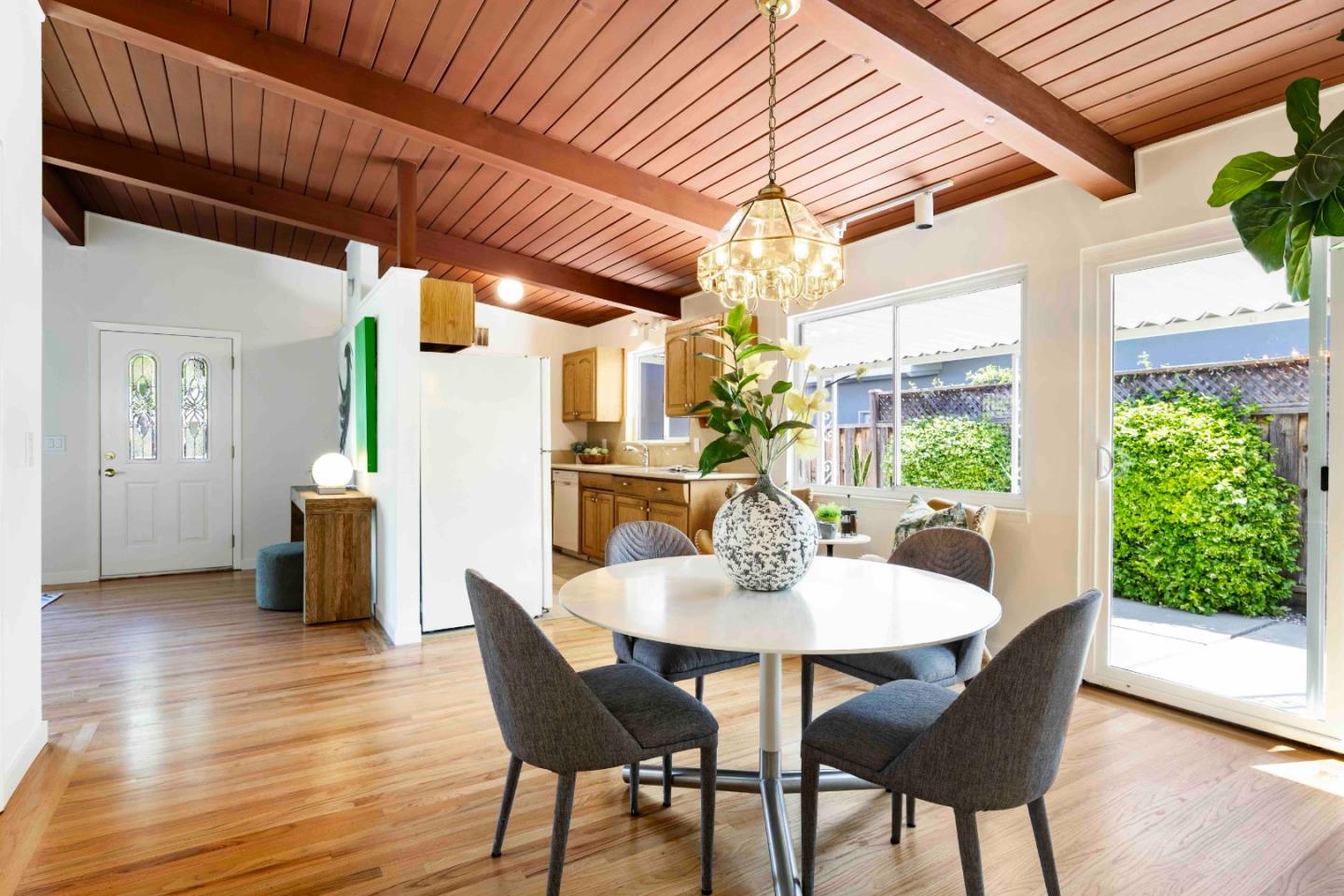 Detail Gallery Image 8 of 20 For 2491 Betlo Ave, Mountain View,  CA 94043 - 3 Beds | 2 Baths