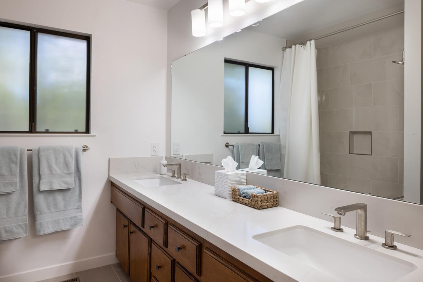 Detail Gallery Image 13 of 21 For 4083 Los Altos Dr, Pebble Beach,  CA 93953 - 3 Beds | 2/1 Baths