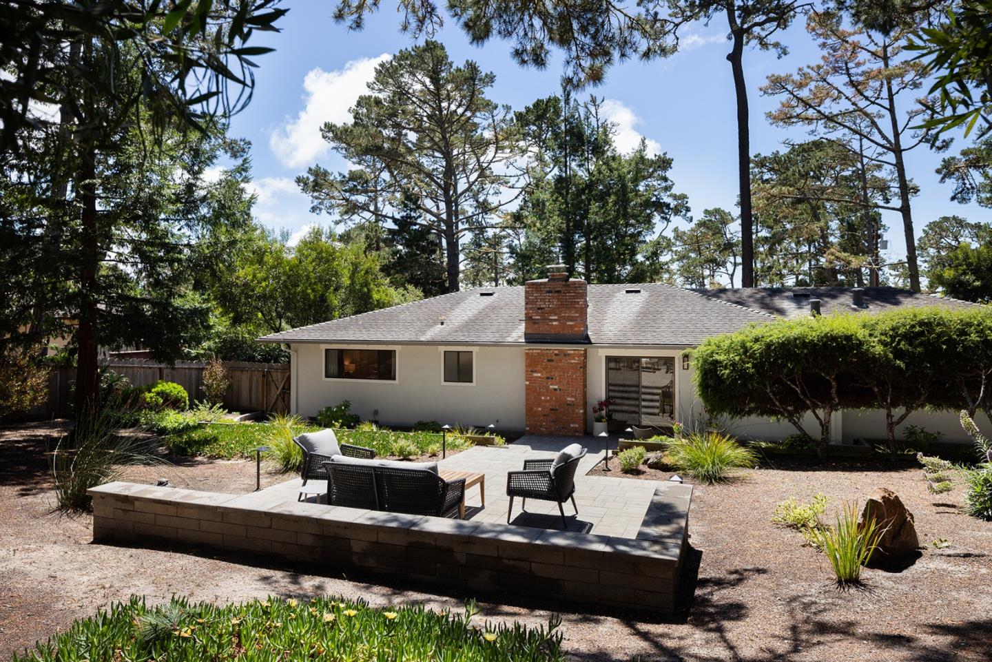 Detail Gallery Image 19 of 21 For 4083 Los Altos Dr, Pebble Beach,  CA 93953 - 3 Beds | 2/1 Baths