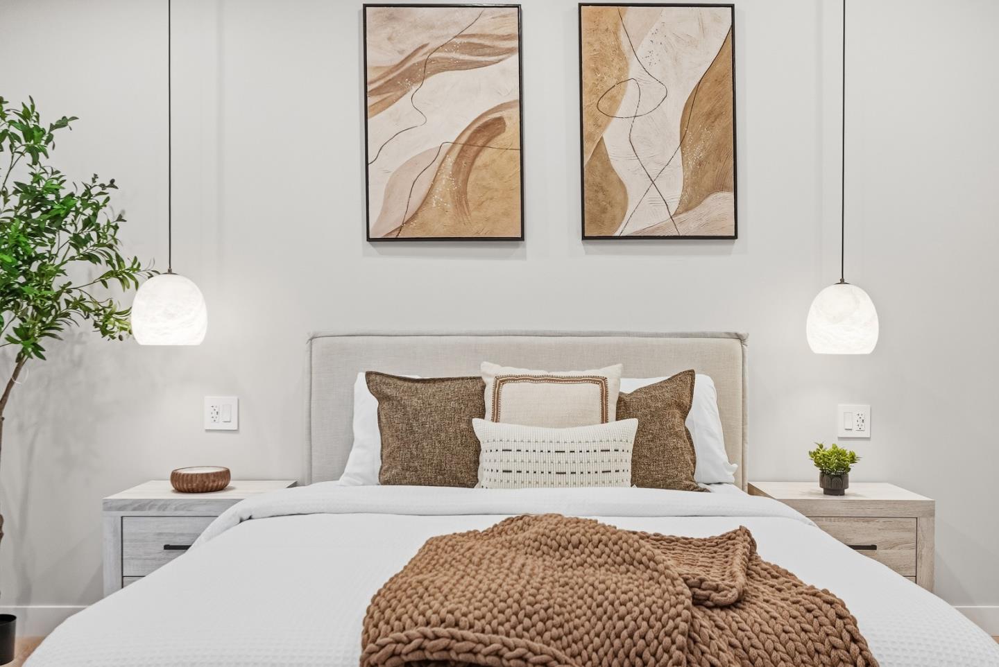 Detail Gallery Image 13 of 31 For 1775 San Ramon Ave, Mountain View,  CA 94043 - 5 Beds | 3 Baths