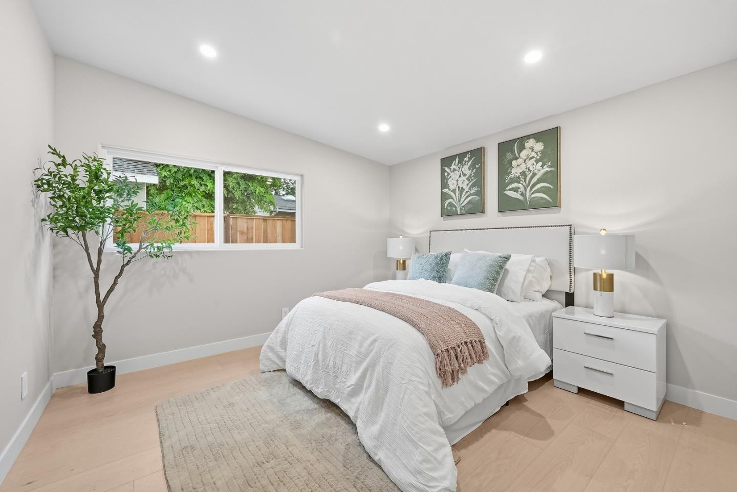 Detail Gallery Image 16 of 31 For 1775 San Ramon Ave, Mountain View,  CA 94043 - 5 Beds | 3 Baths