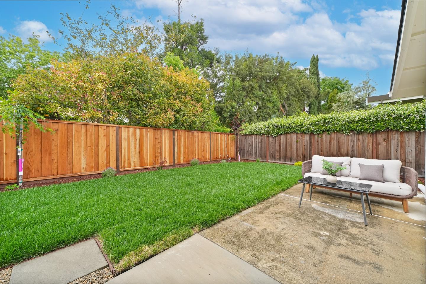 Detail Gallery Image 20 of 31 For 1775 San Ramon Ave, Mountain View,  CA 94043 - 5 Beds | 3 Baths