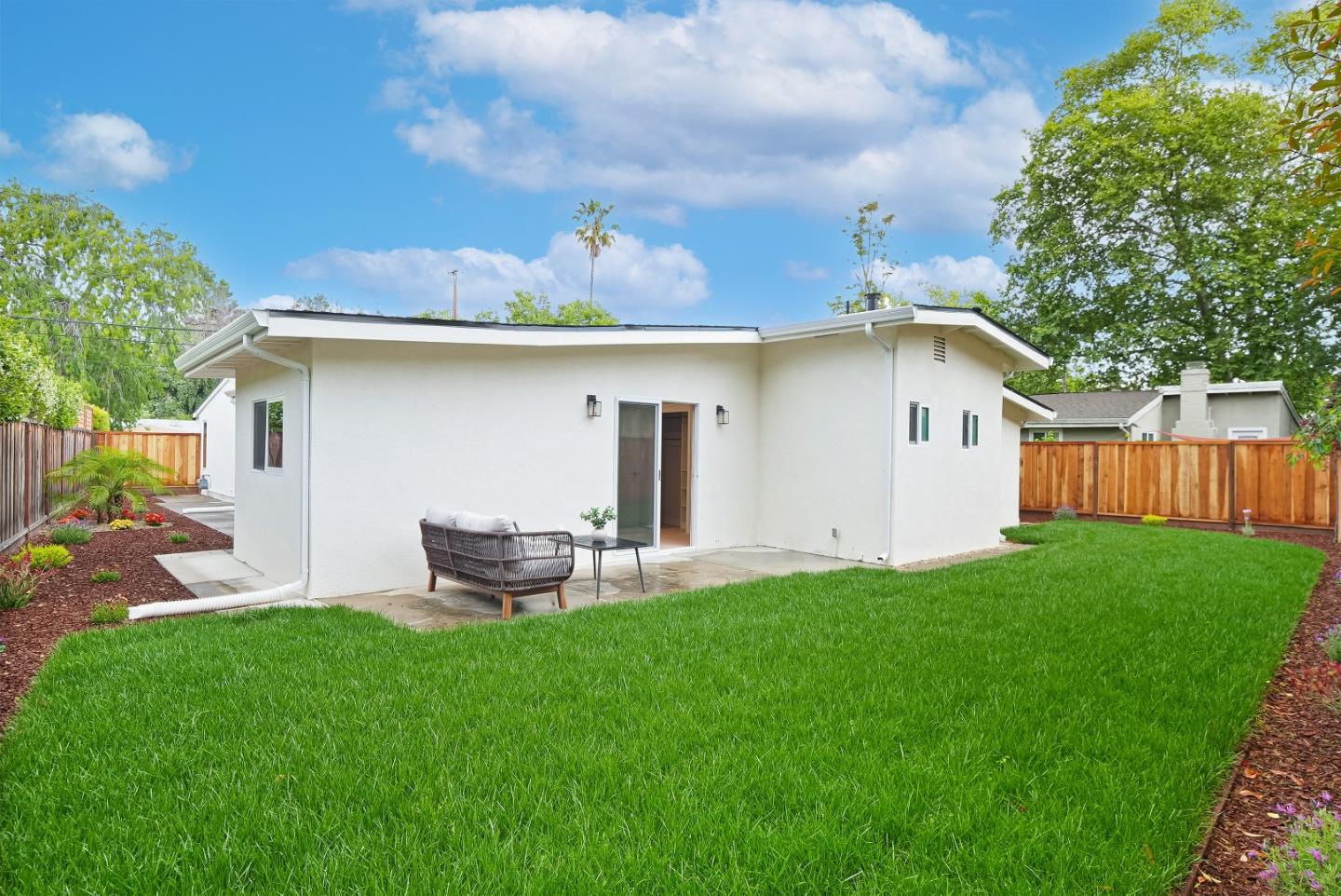 Detail Gallery Image 23 of 31 For 1775 San Ramon Ave, Mountain View,  CA 94043 - 5 Beds | 3 Baths