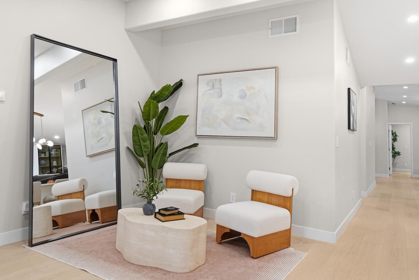 Detail Gallery Image 8 of 31 For 1775 San Ramon Ave, Mountain View,  CA 94043 - 5 Beds | 3 Baths