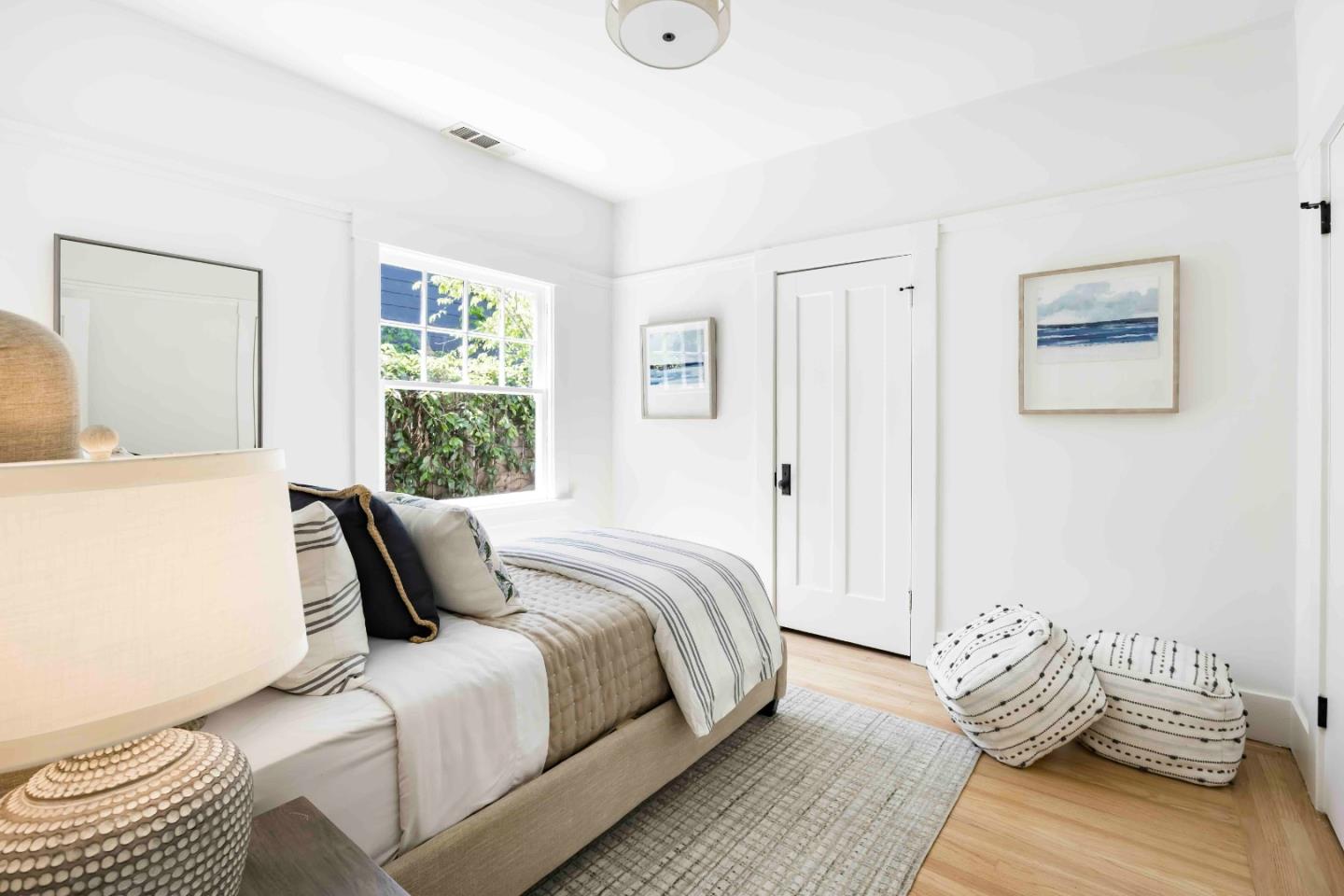 Detail Gallery Image 11 of 20 For 985 Oregon Ave, Palo Alto,  CA 94303 - 4 Beds | 3 Baths