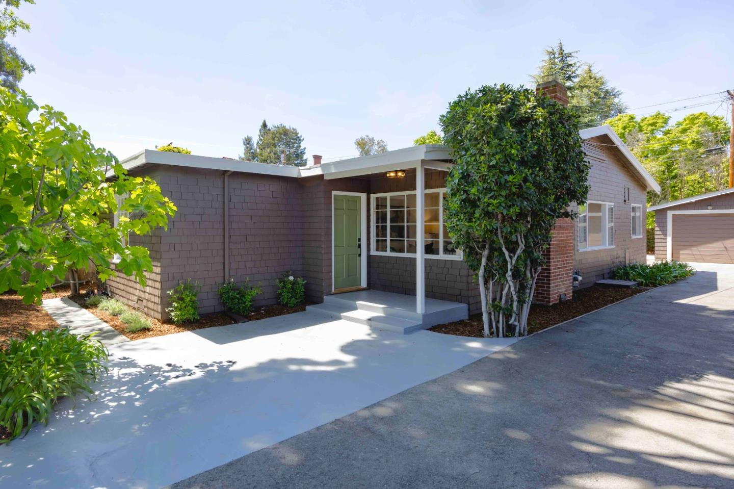 Detail Gallery Image 3 of 20 For 985 Oregon Ave, Palo Alto,  CA 94303 - 4 Beds | 3 Baths