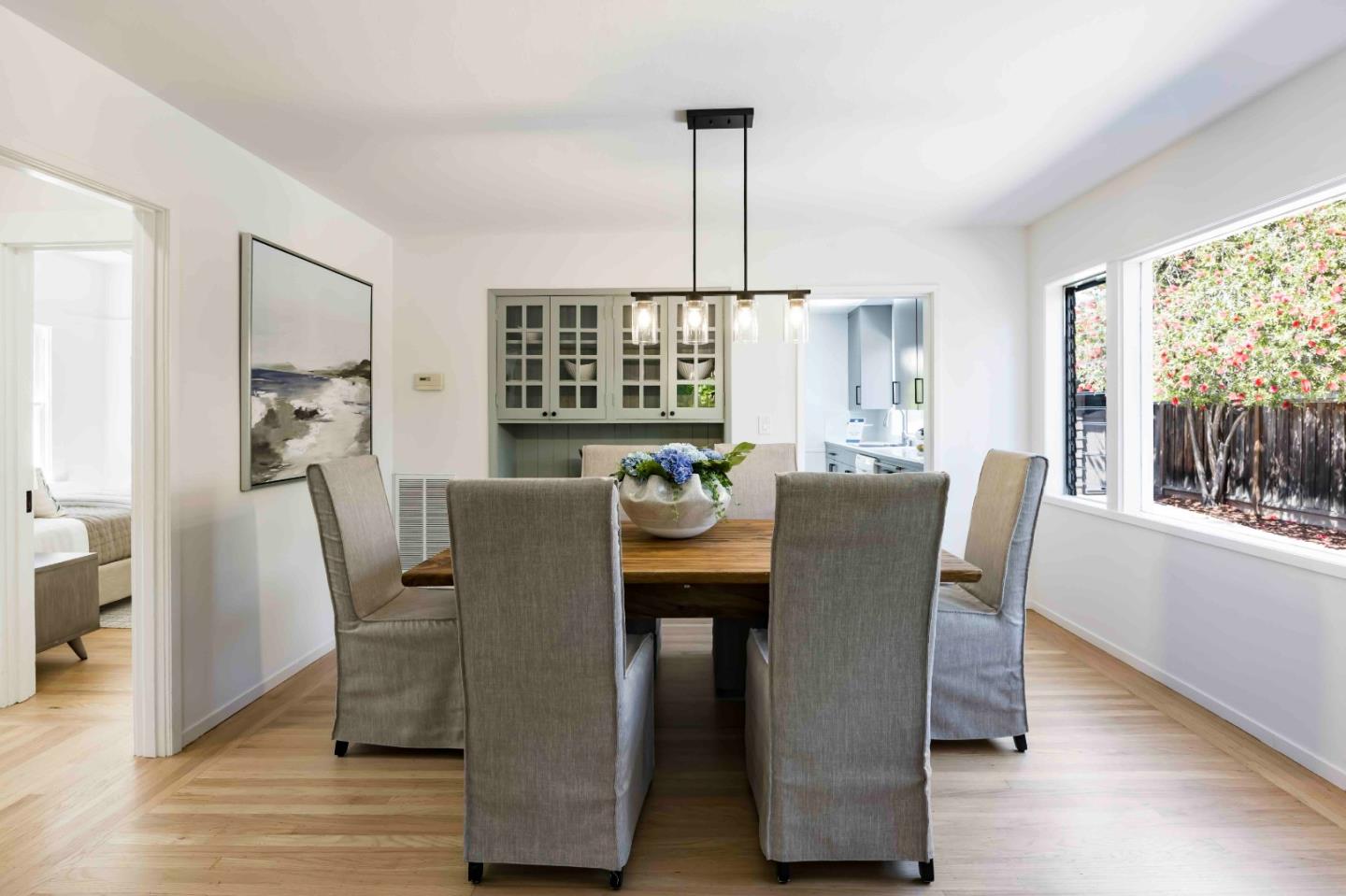 Detail Gallery Image 8 of 20 For 985 Oregon Ave, Palo Alto,  CA 94303 - 4 Beds | 3 Baths