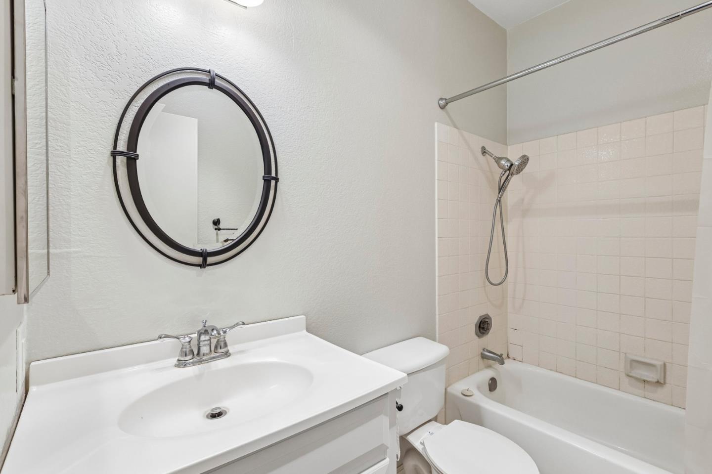 Detail Gallery Image 12 of 28 For 3674 Oakwood Ter #203,  Fremont,  CA 94536 - 2 Beds | 2 Baths