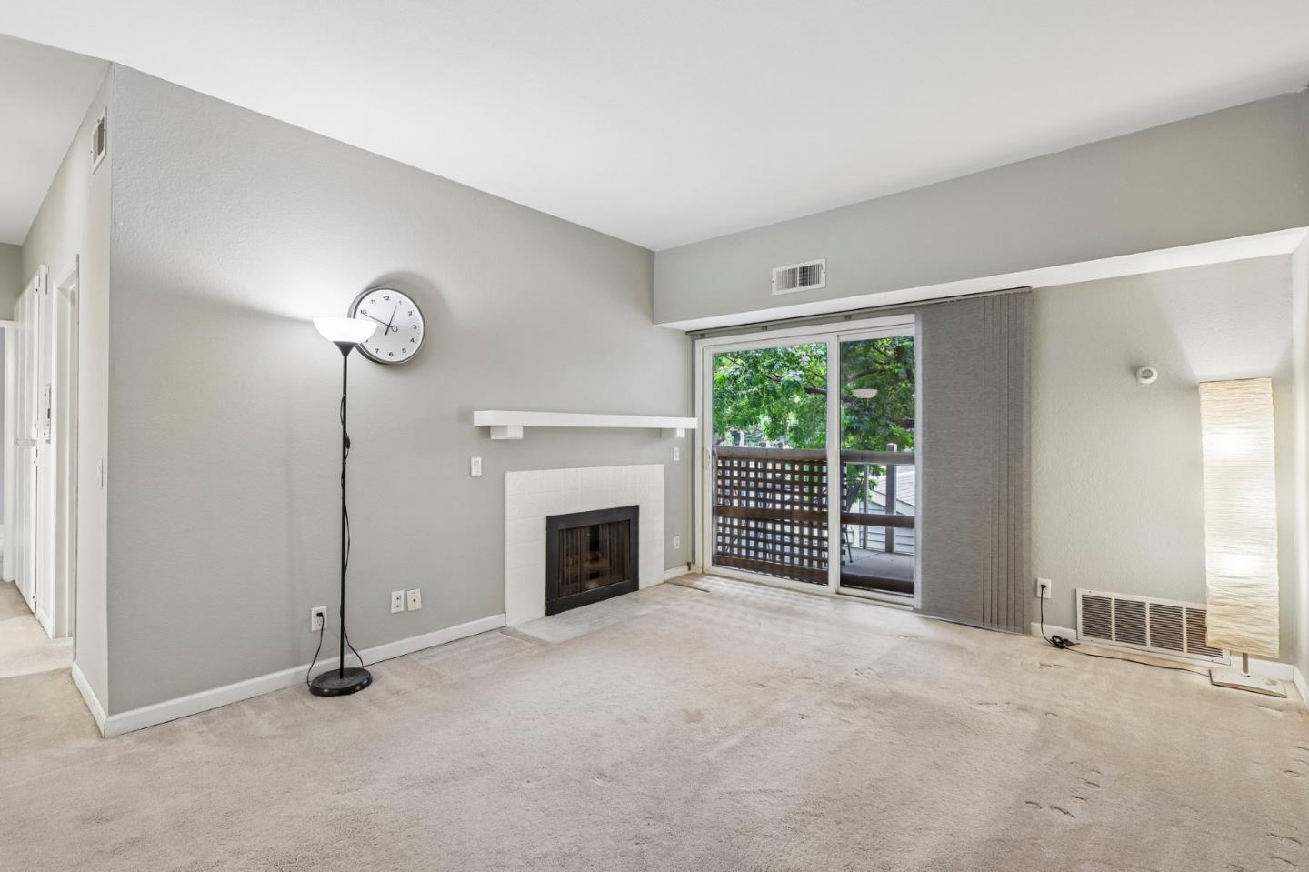 Detail Gallery Image 4 of 28 For 3674 Oakwood Ter #203,  Fremont,  CA 94536 - 2 Beds | 2 Baths