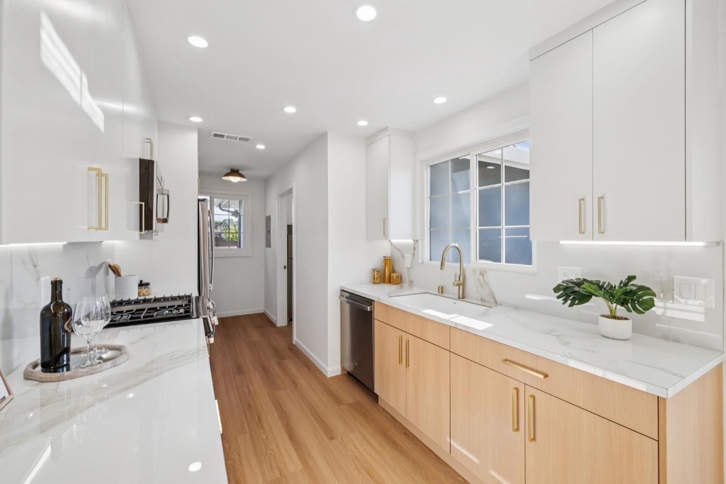 Detail Gallery Image 22 of 73 For 941 Amador Ave, Sunnyvale,  CA 94085 - 4 Beds | 2 Baths