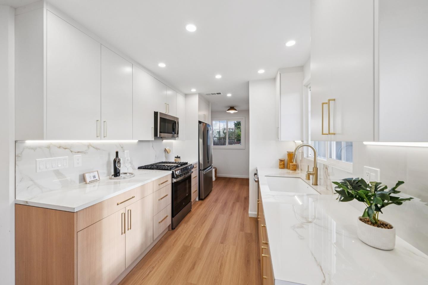 Detail Gallery Image 24 of 73 For 941 Amador Ave, Sunnyvale,  CA 94085 - 4 Beds | 2 Baths