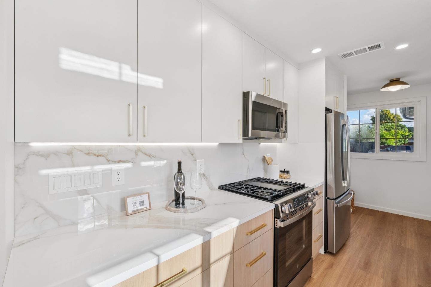 Detail Gallery Image 25 of 73 For 941 Amador Ave, Sunnyvale,  CA 94085 - 4 Beds | 2 Baths