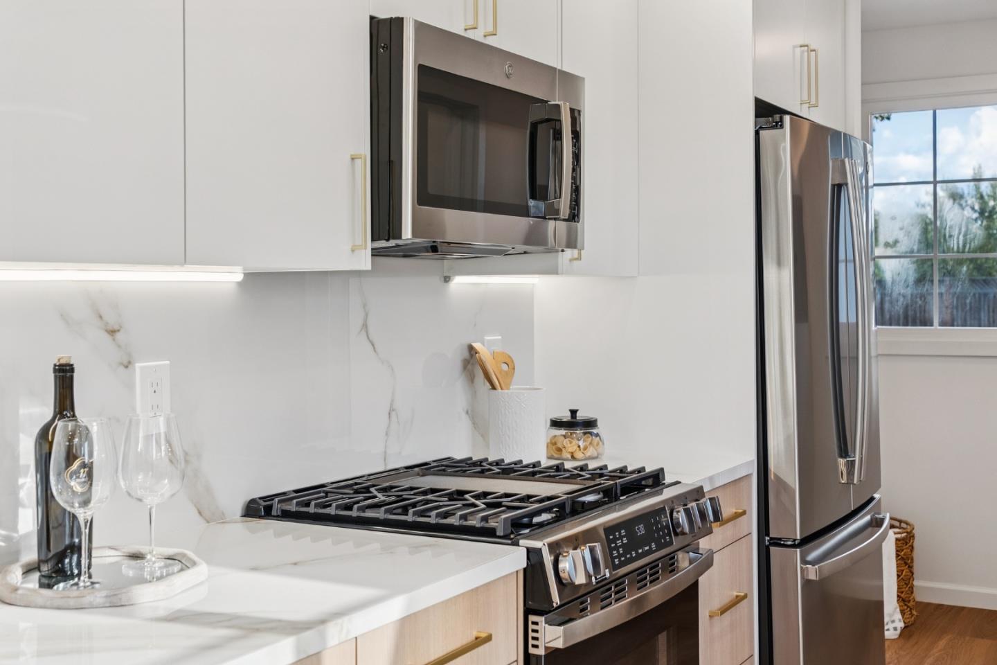 Detail Gallery Image 26 of 73 For 941 Amador Ave, Sunnyvale,  CA 94085 - 4 Beds | 2 Baths