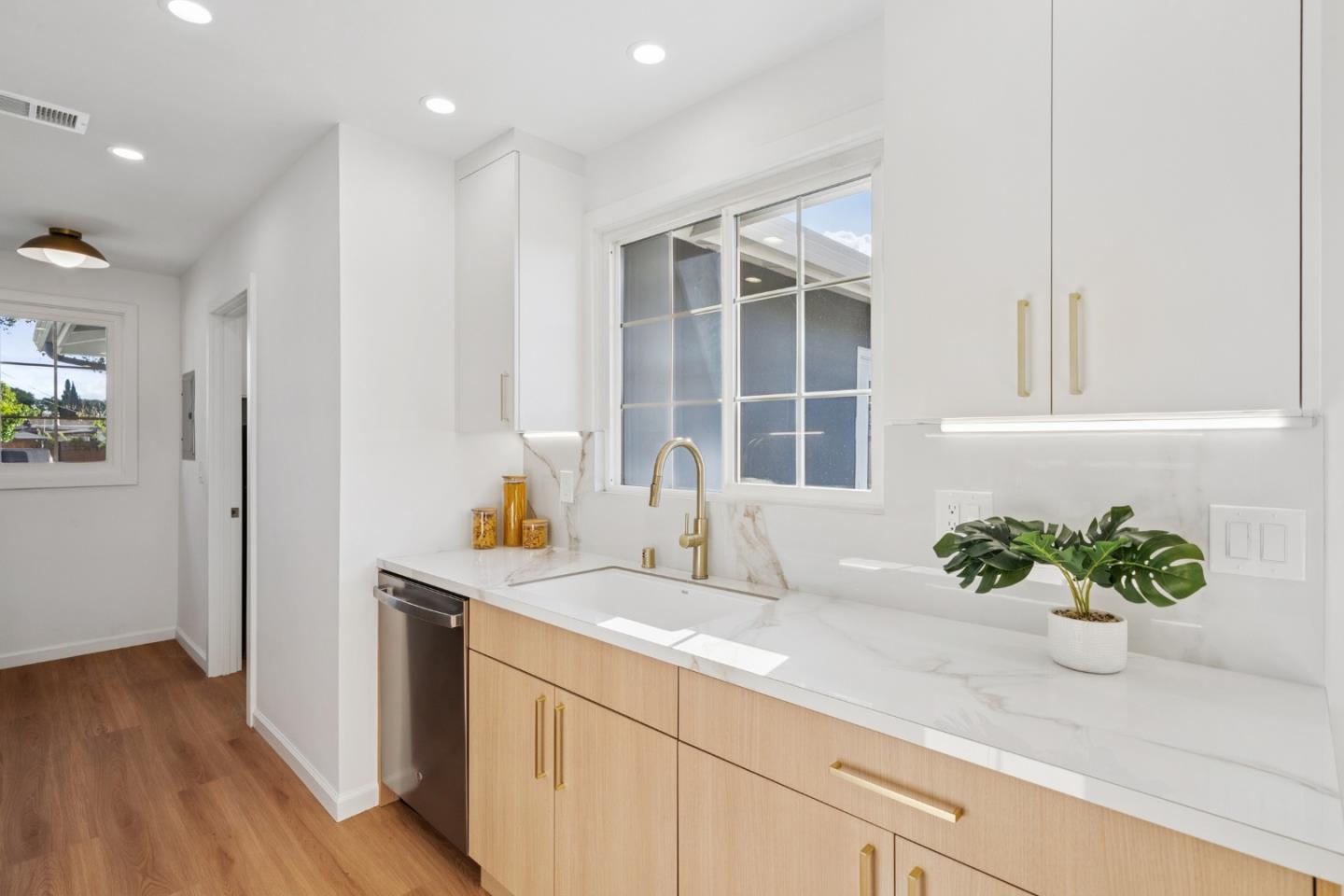 Detail Gallery Image 27 of 73 For 941 Amador Ave, Sunnyvale,  CA 94085 - 4 Beds | 2 Baths