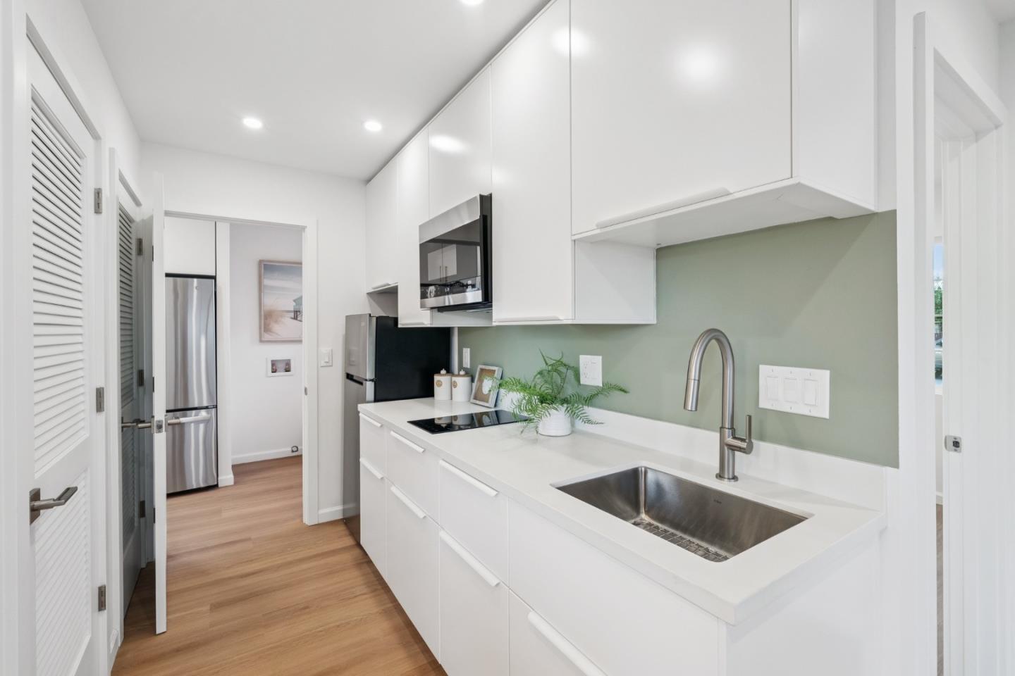 Detail Gallery Image 8 of 73 For 941 Amador Ave, Sunnyvale,  CA 94085 - 4 Beds | 2 Baths