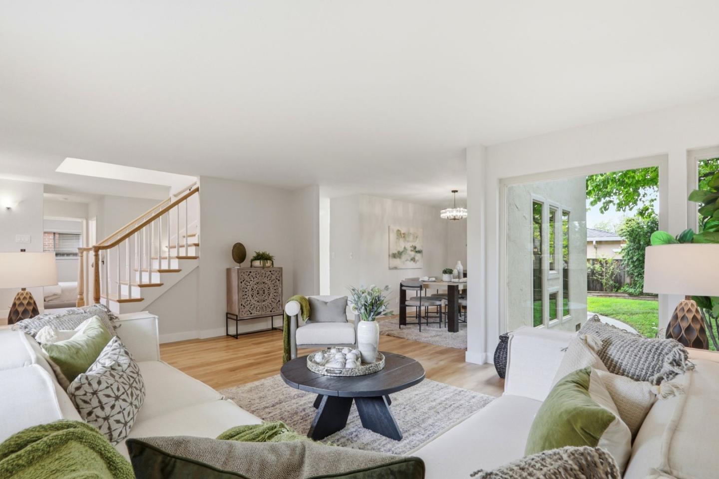 Detail Gallery Image 11 of 48 For 1096 Harlan Dr, San Jose,  CA 95129 - 5 Beds | 3 Baths