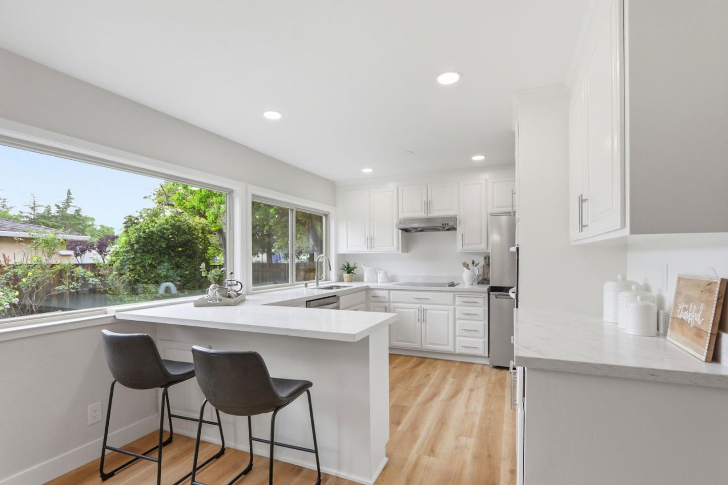 Detail Gallery Image 20 of 48 For 1096 Harlan Dr, San Jose,  CA 95129 - 5 Beds | 3 Baths