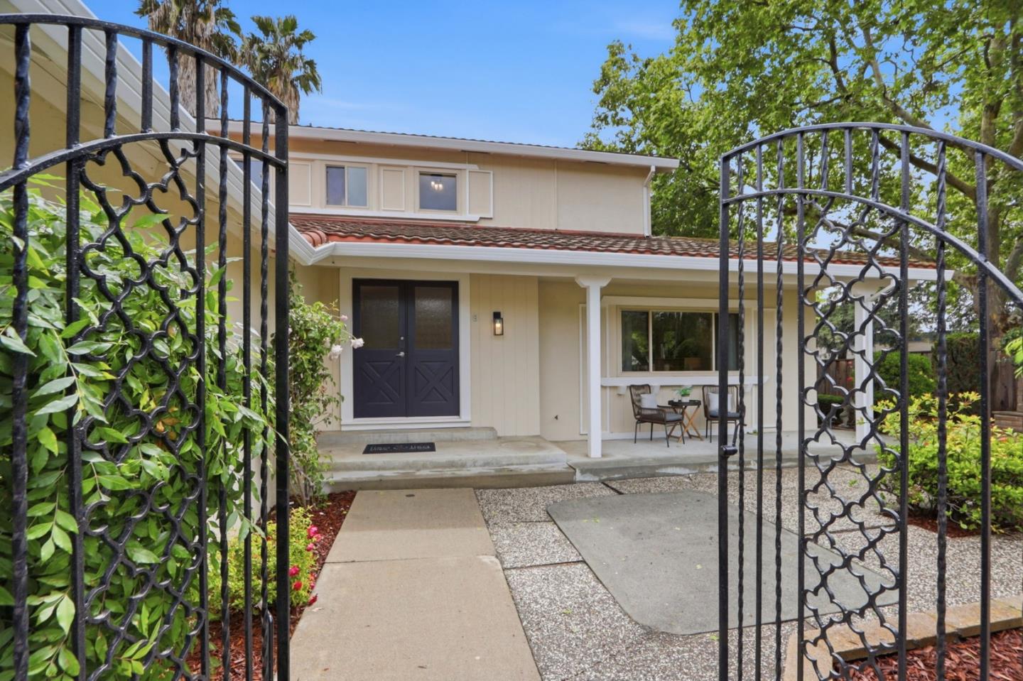 Detail Gallery Image 4 of 48 For 1096 Harlan Dr, San Jose,  CA 95129 - 5 Beds | 3 Baths