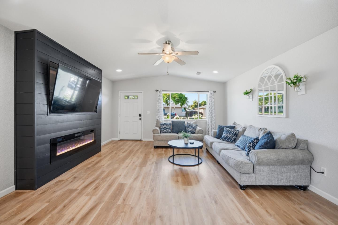 690 El Cerrito Way, Gilroy, CA, 95020