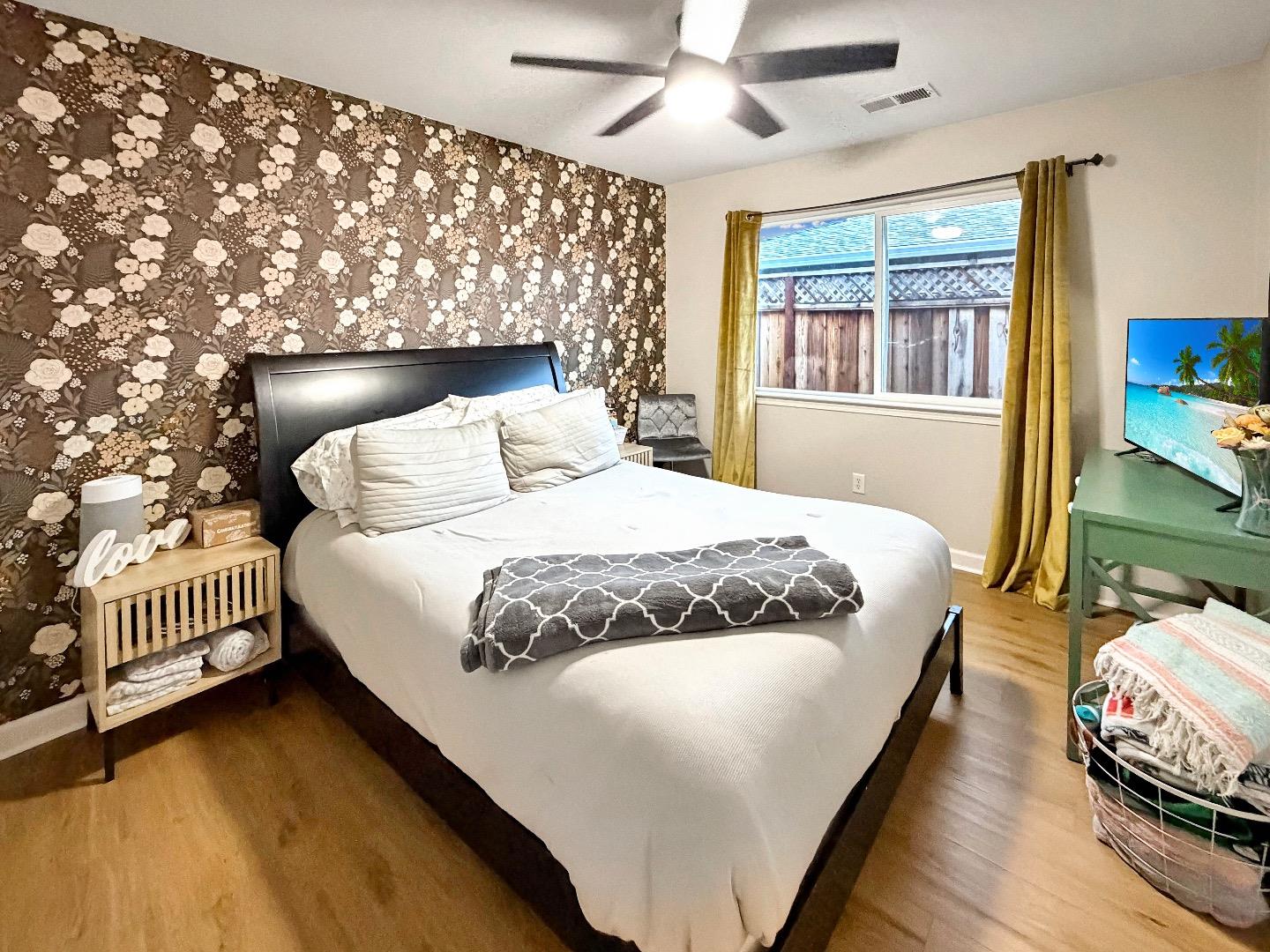 Detail Gallery Image 7 of 10 For 690 El Cerrito Way, Gilroy,  CA 95020 - 3 Beds | 1/1 Baths