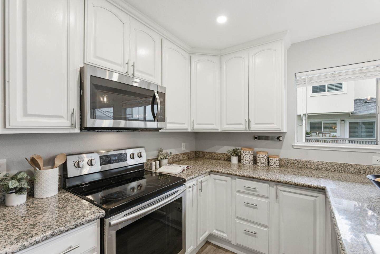 Detail Gallery Image 11 of 41 For 626 S Fair Oaks Ave, Sunnyvale,  CA 94086 - 3 Beds | 2/1 Baths