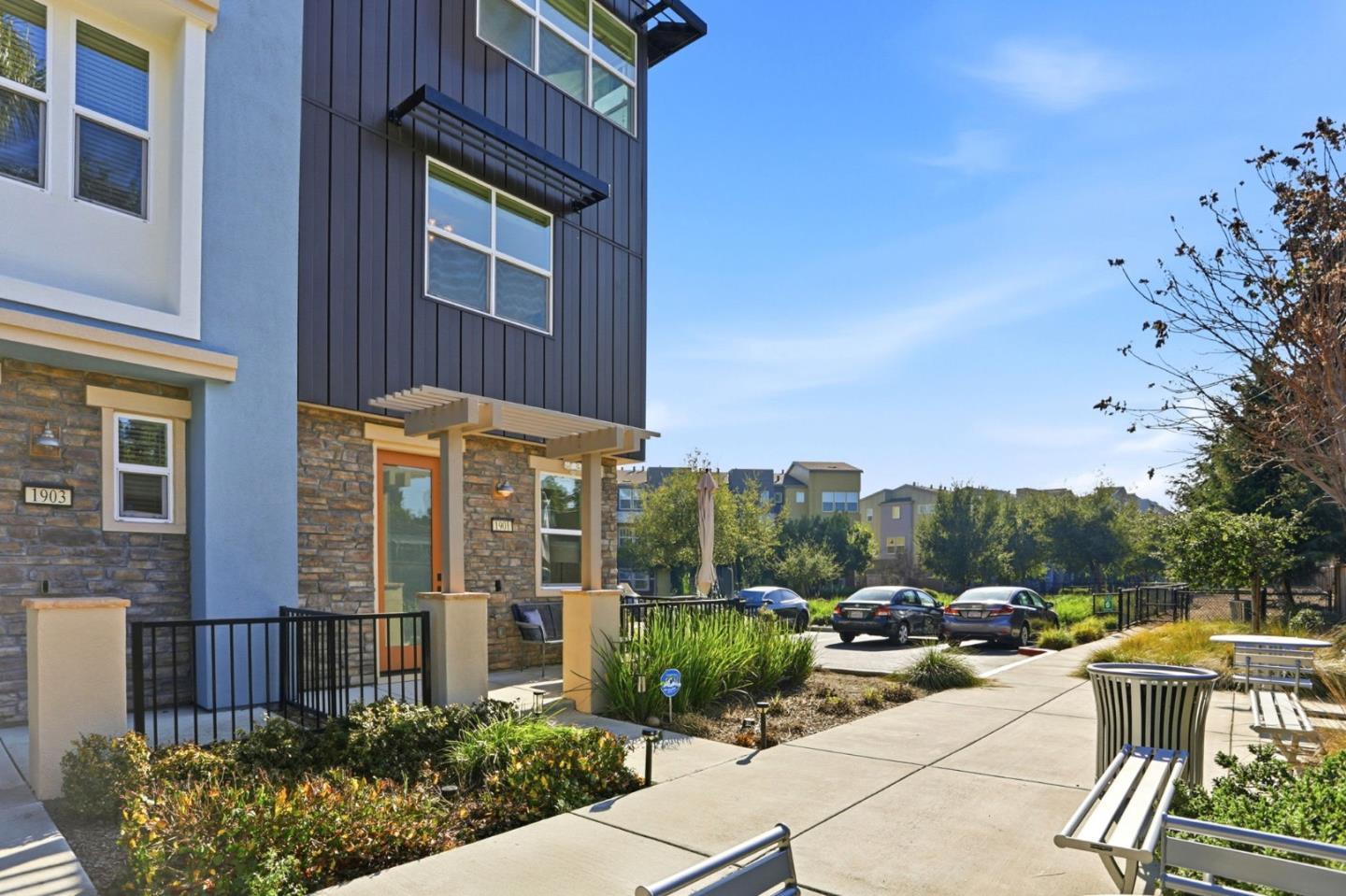 Detail Gallery Image 2 of 32 For 1901 Nevets Ln, San Jose,  CA 95133 - 3 Beds | 3/1 Baths