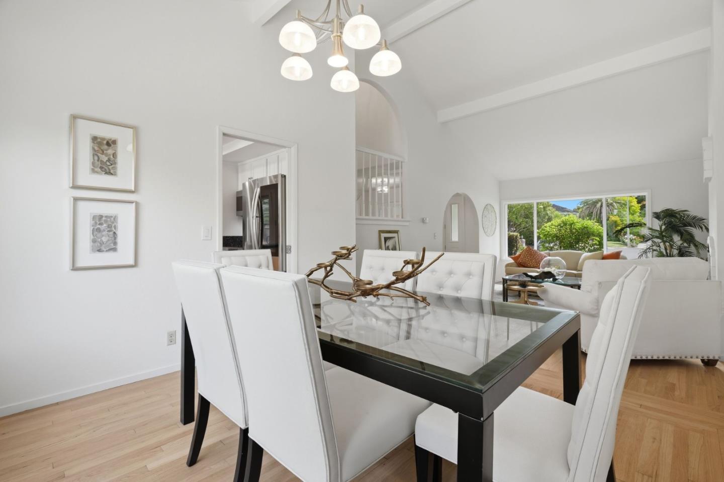 Detail Gallery Image 15 of 48 For 1377 Bedford Ave, Sunnyvale,  CA 94087 - 4 Beds | 2/1 Baths