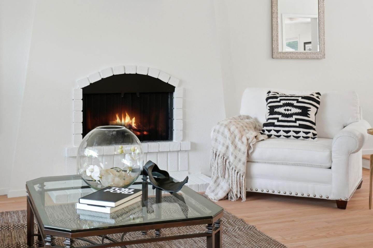 Detail Gallery Image 17 of 48 For 1377 Bedford Ave, Sunnyvale,  CA 94087 - 4 Beds | 2/1 Baths