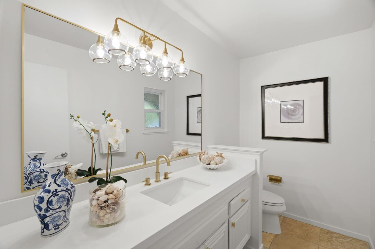 Detail Gallery Image 19 of 48 For 1377 Bedford Ave, Sunnyvale,  CA 94087 - 4 Beds | 2/1 Baths