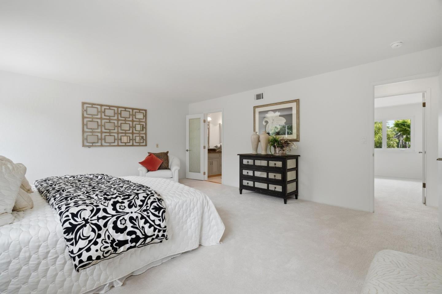 Detail Gallery Image 23 of 48 For 1377 Bedford Ave, Sunnyvale,  CA 94087 - 4 Beds | 2/1 Baths
