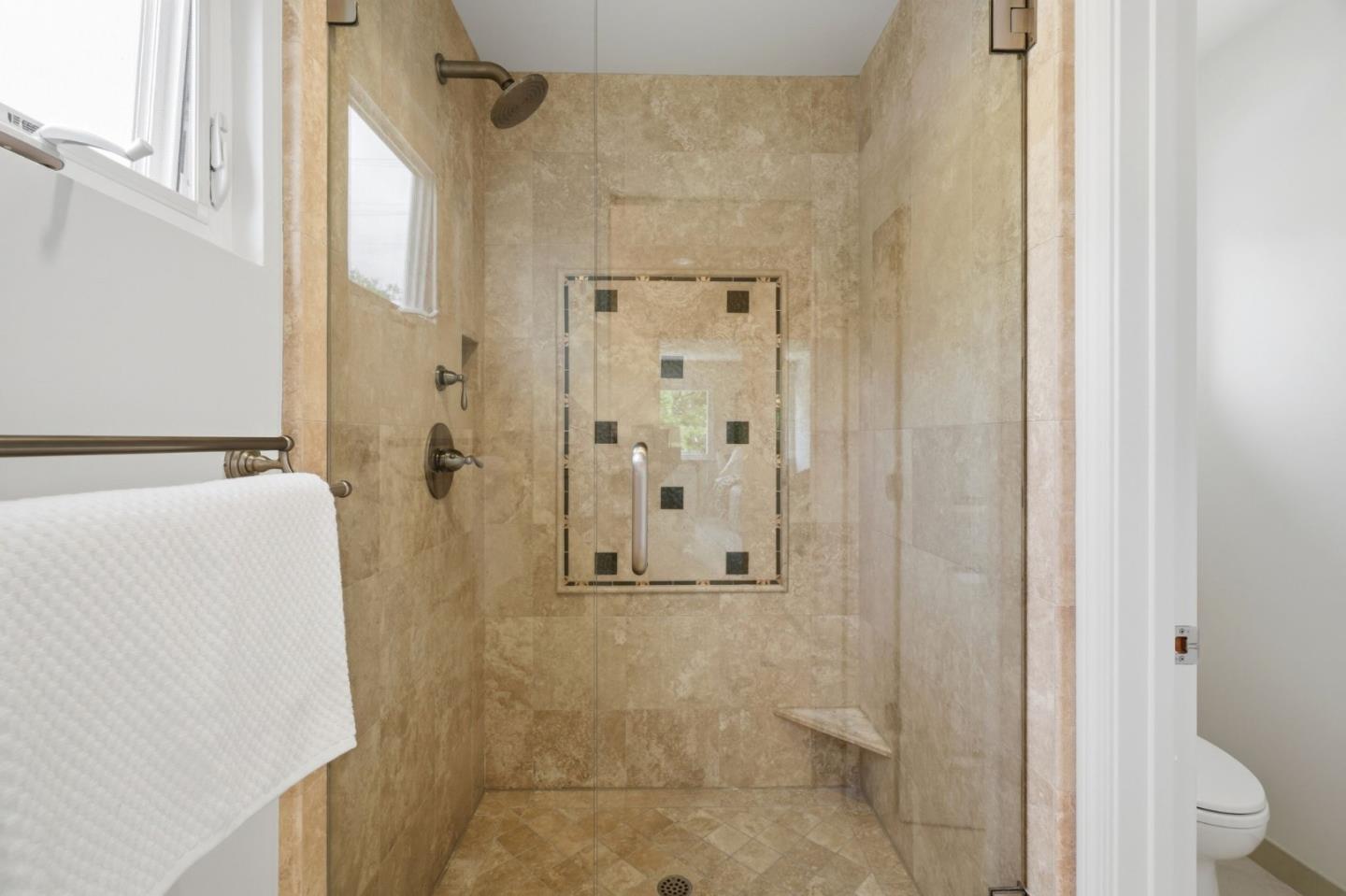 Detail Gallery Image 26 of 48 For 1377 Bedford Ave, Sunnyvale,  CA 94087 - 4 Beds | 2/1 Baths
