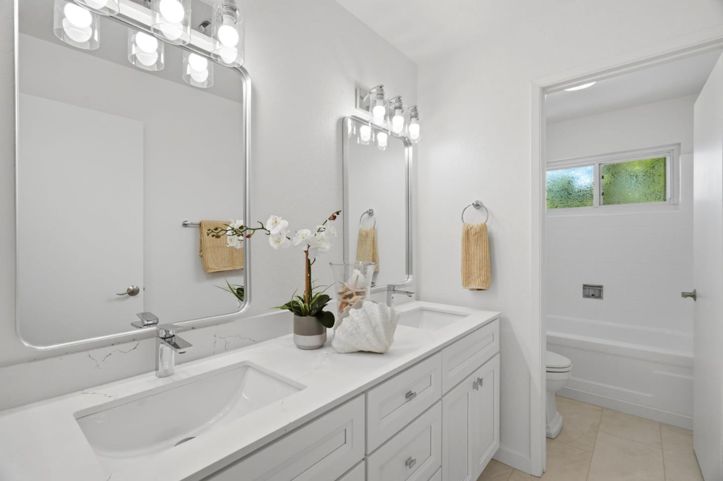 Detail Gallery Image 29 of 48 For 1377 Bedford Ave, Sunnyvale,  CA 94087 - 4 Beds | 2/1 Baths