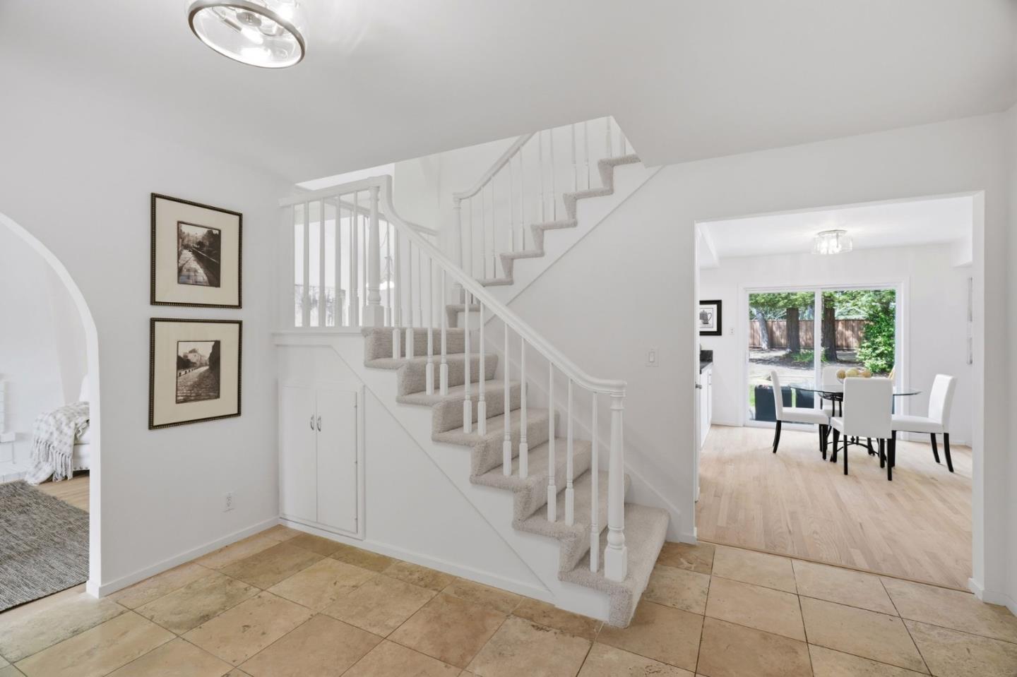 Detail Gallery Image 3 of 48 For 1377 Bedford Ave, Sunnyvale,  CA 94087 - 4 Beds | 2/1 Baths