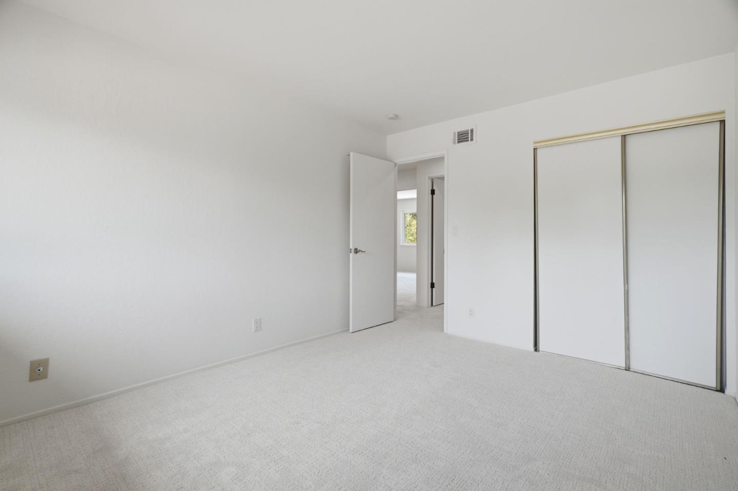 Detail Gallery Image 31 of 48 For 1377 Bedford Ave, Sunnyvale,  CA 94087 - 4 Beds | 2/1 Baths