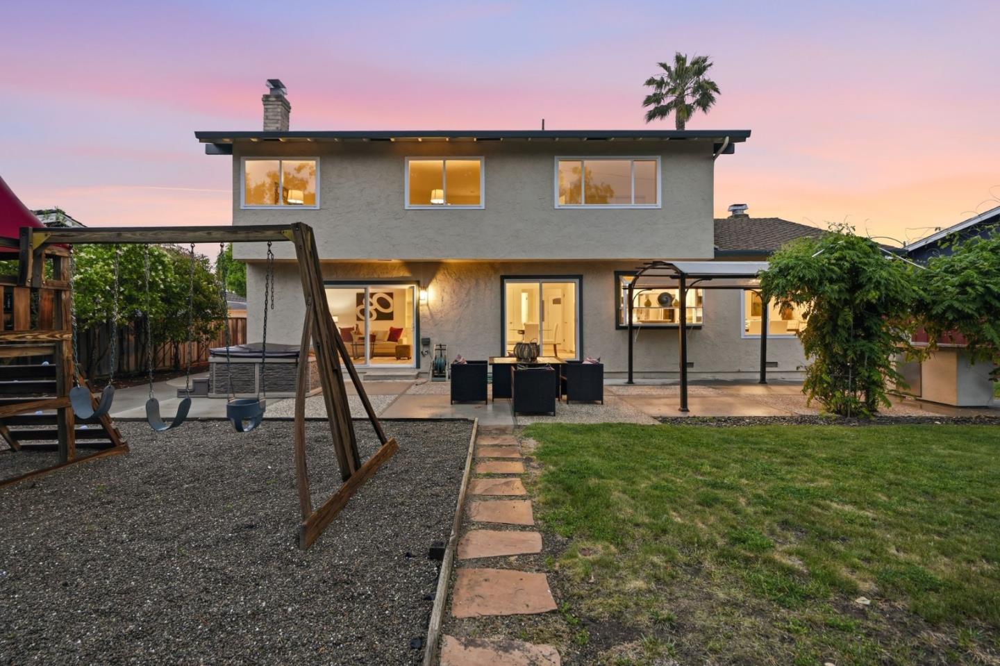 Detail Gallery Image 41 of 48 For 1377 Bedford Ave, Sunnyvale,  CA 94087 - 4 Beds | 2/1 Baths