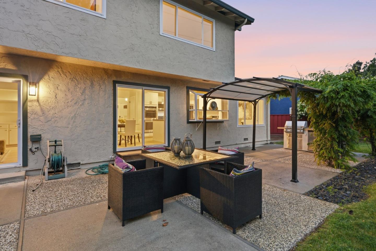 Detail Gallery Image 42 of 48 For 1377 Bedford Ave, Sunnyvale,  CA 94087 - 4 Beds | 2/1 Baths