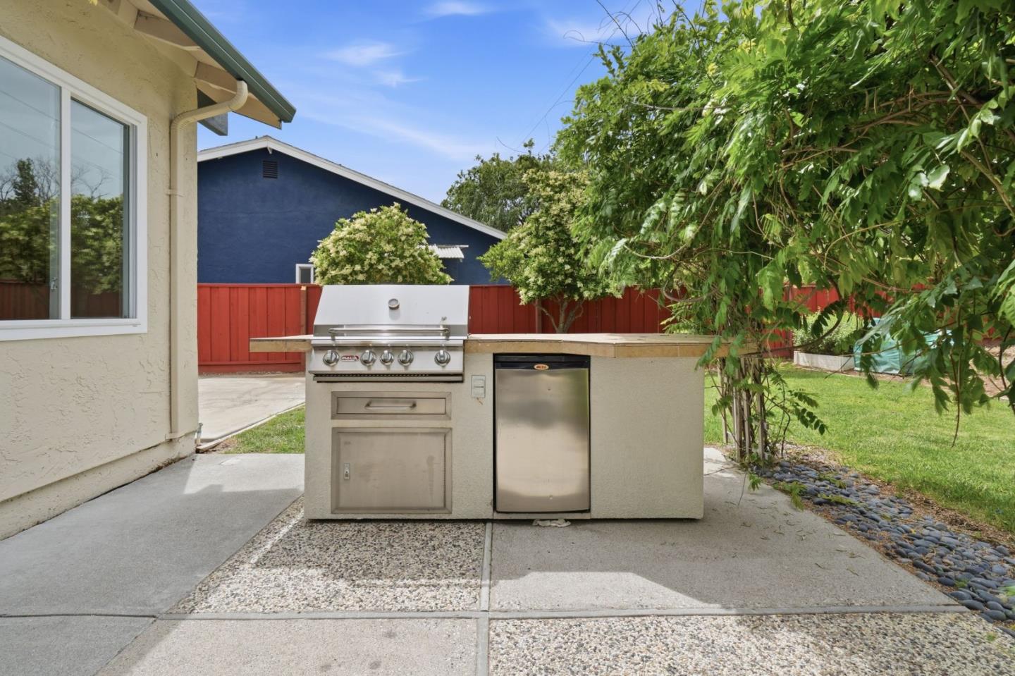 Detail Gallery Image 46 of 48 For 1377 Bedford Ave, Sunnyvale,  CA 94087 - 4 Beds | 2/1 Baths