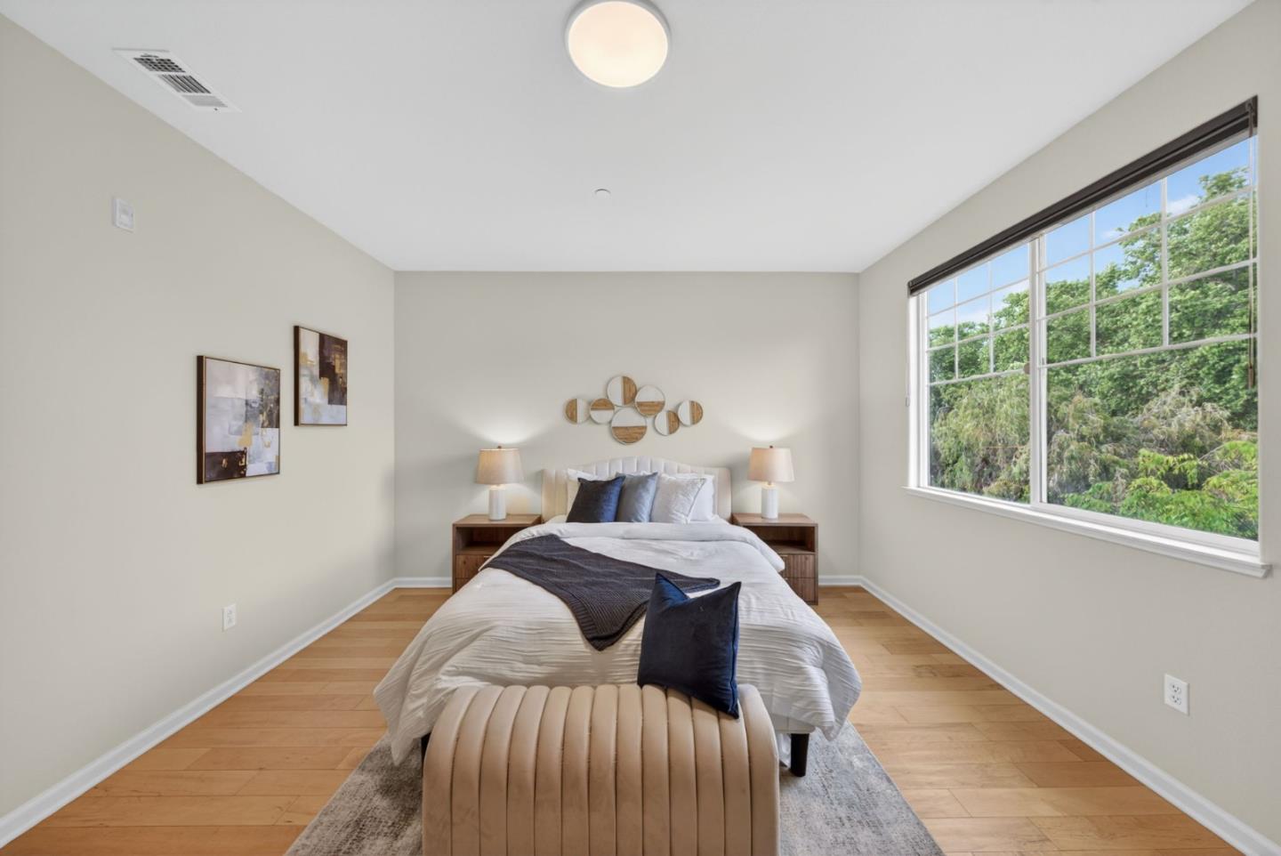 Detail Gallery Image 10 of 28 For 650 Almaden Walk Loop, San Jose,  CA 95125 - 3 Beds | 3 Baths