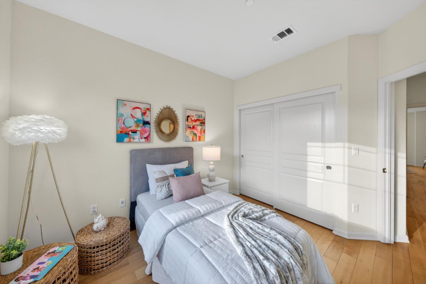 Detail Gallery Image 18 of 28 For 650 Almaden Walk Loop, San Jose,  CA 95125 - 3 Beds | 3 Baths