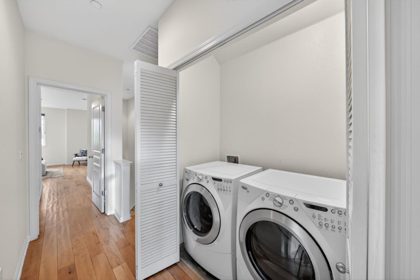 Detail Gallery Image 22 of 28 For 650 Almaden Walk Loop, San Jose,  CA 95125 - 3 Beds | 3 Baths