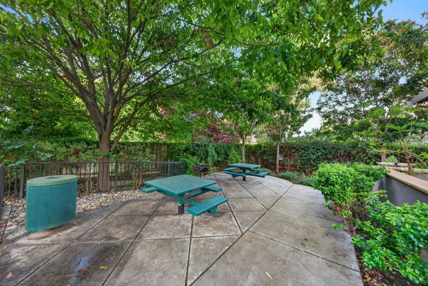 Detail Gallery Image 28 of 28 For 650 Almaden Walk Loop, San Jose,  CA 95125 - 3 Beds | 3 Baths