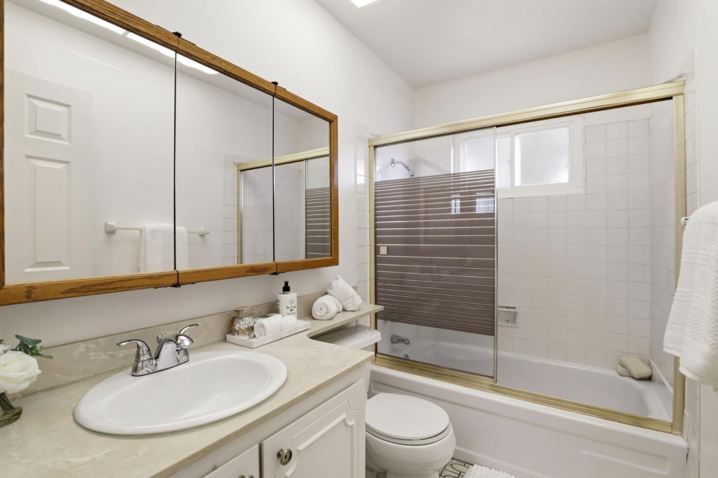 Detail Gallery Image 25 of 42 For 3229 Knights Bridge Rd, San Jose,  CA 95132 - 3 Beds | 2 Baths