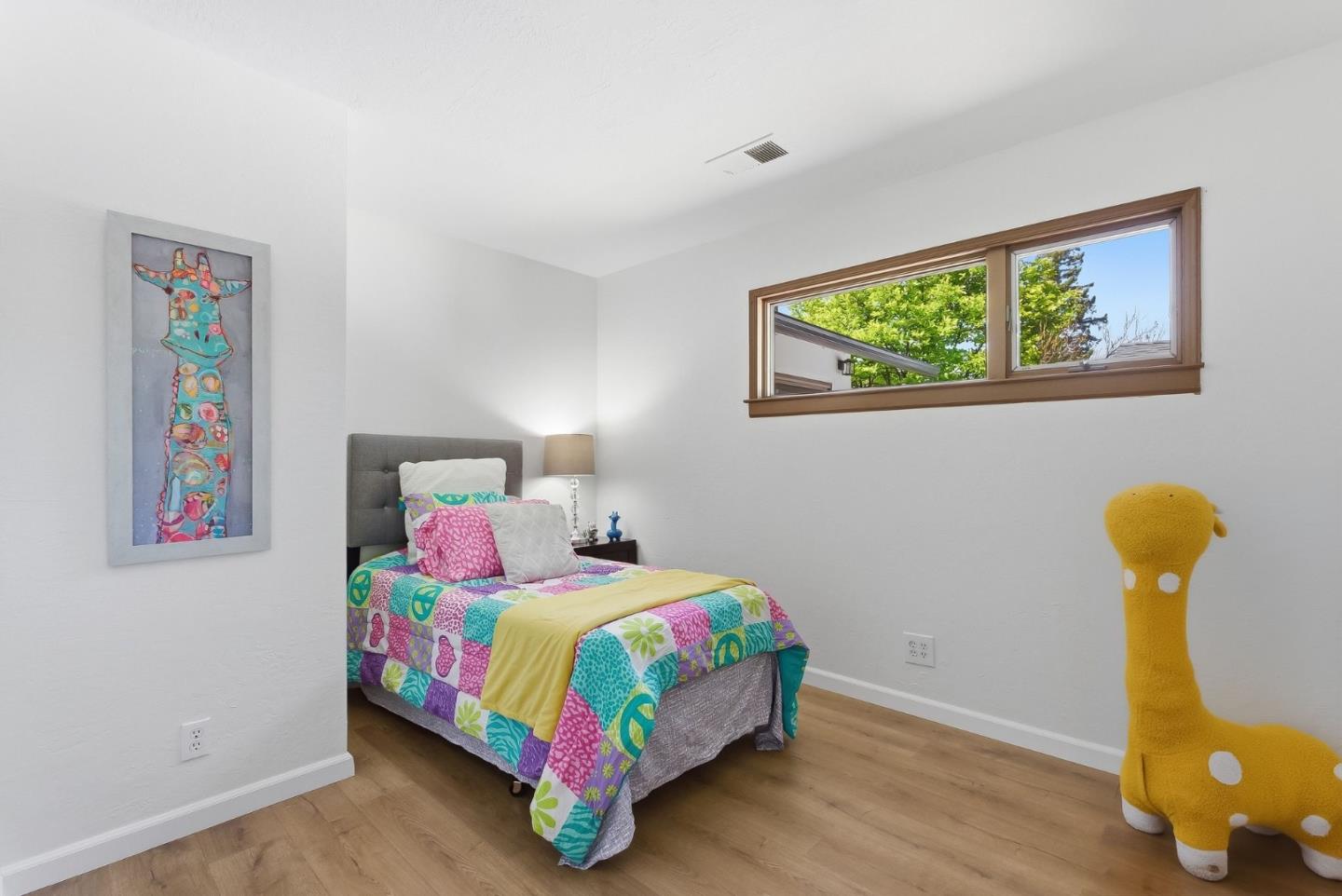 Detail Gallery Image 10 of 26 For 1051 Manhattan Ct, Sunnyvale,  CA 94087 - 3 Beds | 2 Baths