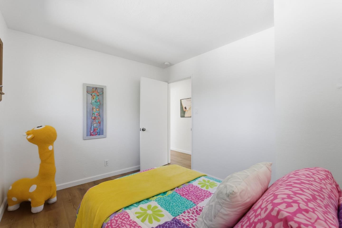 Detail Gallery Image 11 of 26 For 1051 Manhattan Ct, Sunnyvale,  CA 94087 - 3 Beds | 2 Baths