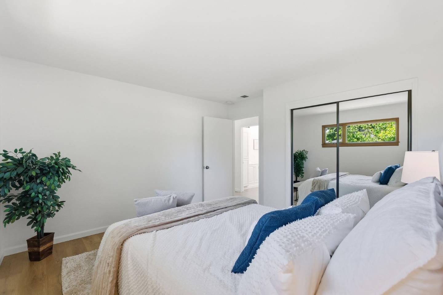 Detail Gallery Image 13 of 26 For 1051 Manhattan Ct, Sunnyvale,  CA 94087 - 3 Beds | 2 Baths