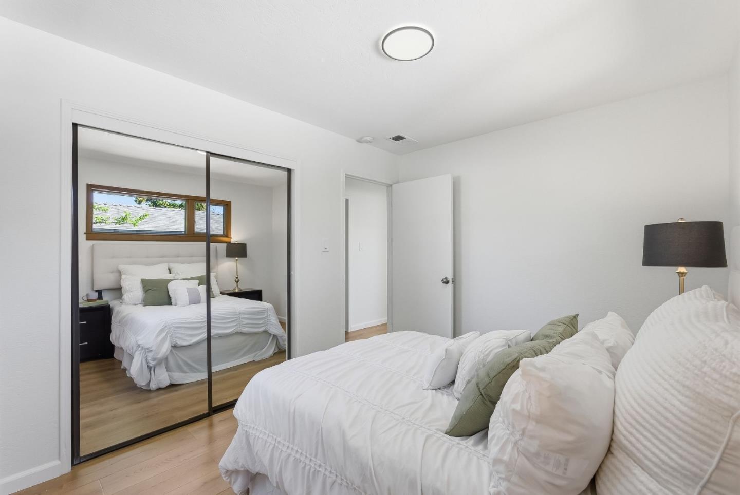 Detail Gallery Image 15 of 26 For 1051 Manhattan Ct, Sunnyvale,  CA 94087 - 3 Beds | 2 Baths