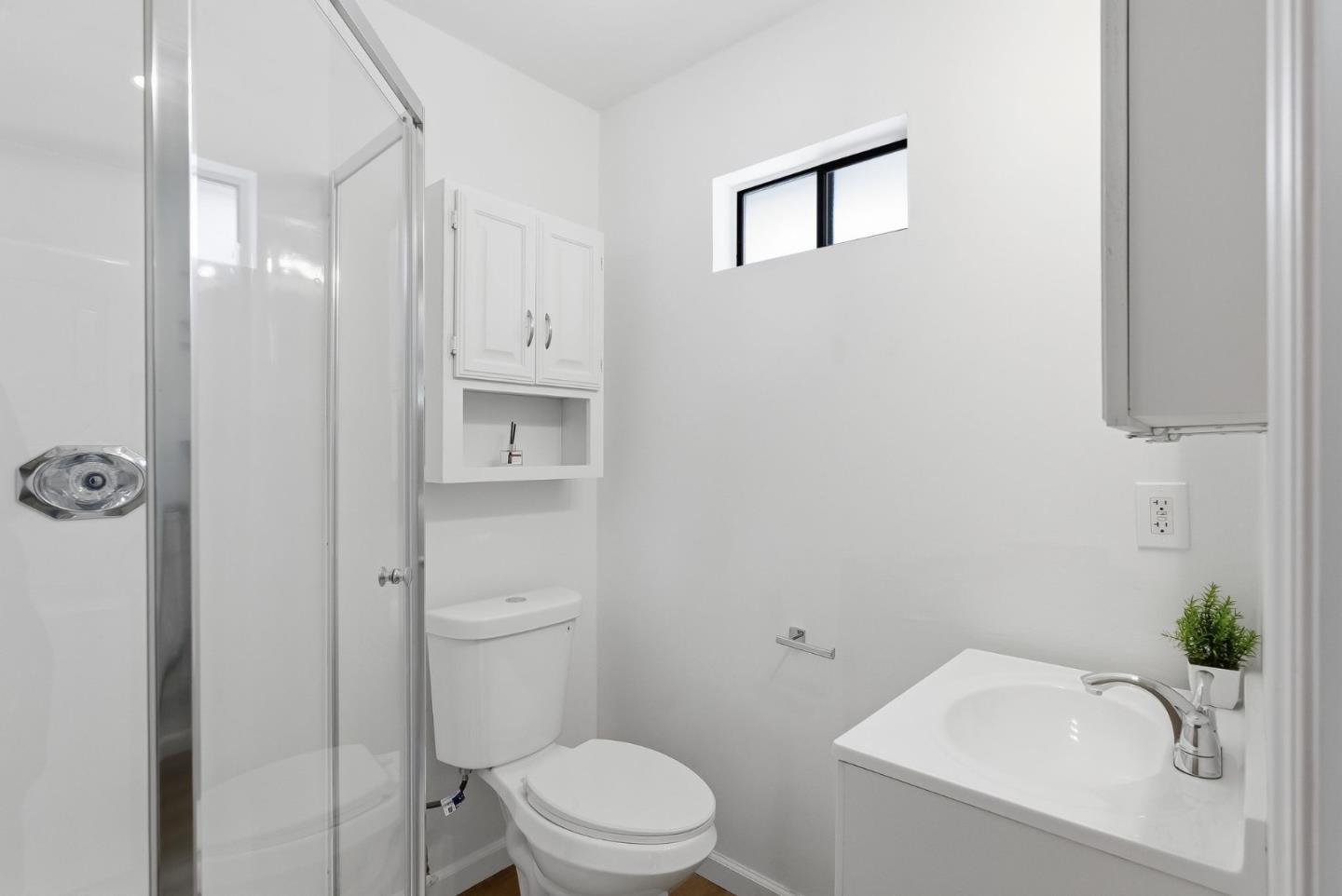 Detail Gallery Image 17 of 26 For 1051 Manhattan Ct, Sunnyvale,  CA 94087 - 3 Beds | 2 Baths