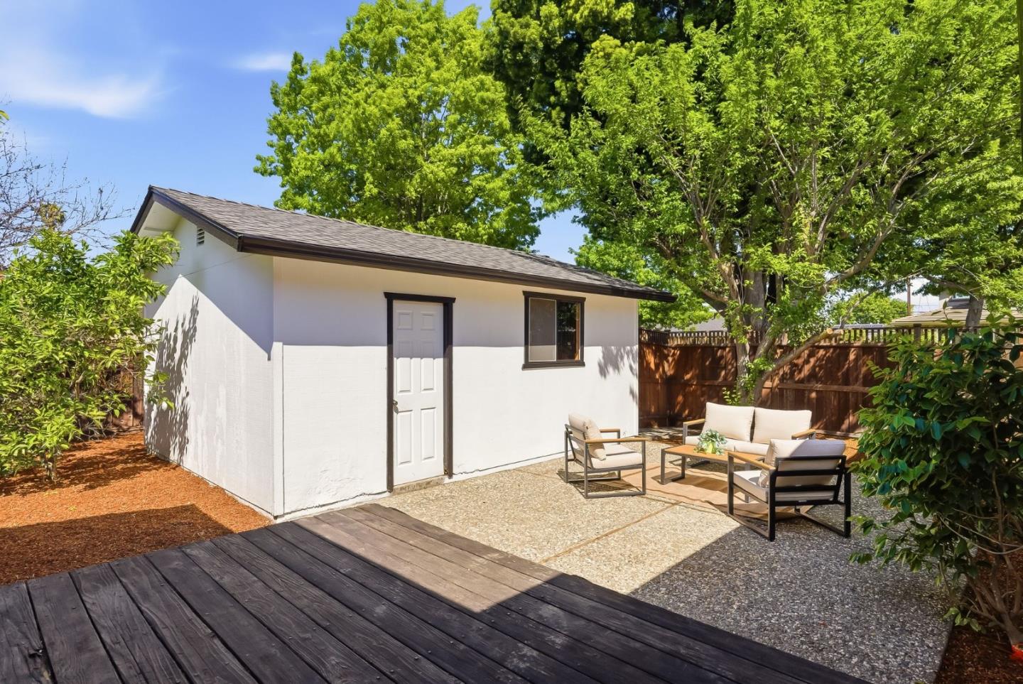 Detail Gallery Image 21 of 26 For 1051 Manhattan Ct, Sunnyvale,  CA 94087 - 3 Beds | 2 Baths