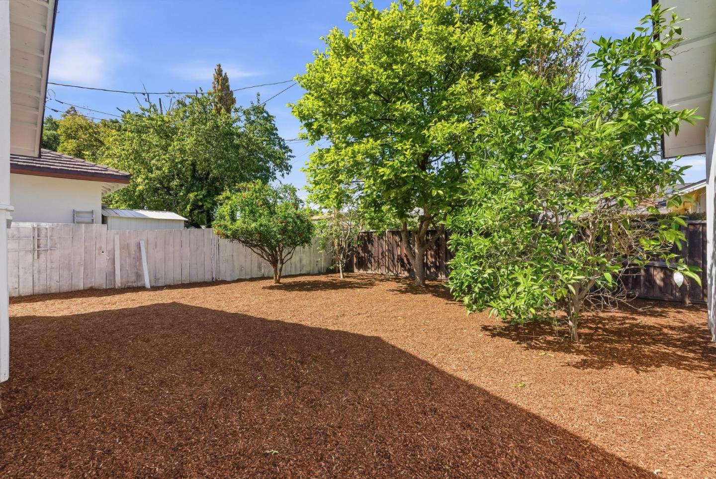 Detail Gallery Image 22 of 26 For 1051 Manhattan Ct, Sunnyvale,  CA 94087 - 3 Beds | 2 Baths