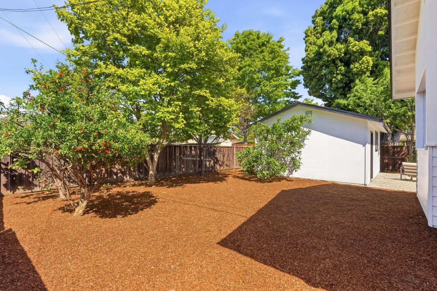 Detail Gallery Image 23 of 26 For 1051 Manhattan Ct, Sunnyvale,  CA 94087 - 3 Beds | 2 Baths